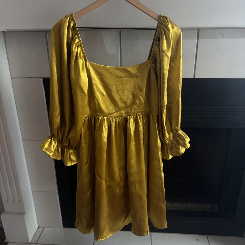 Entro Yellow Gold Satin Long Sleeve Dress Size M